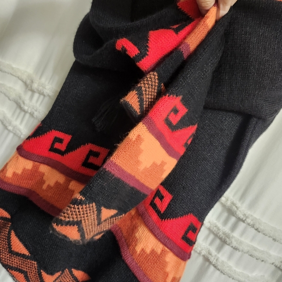 Like New, Black and Orange Women's Sweater. - Picture 3 of 6